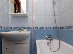 Апартаменты Титова 198/1