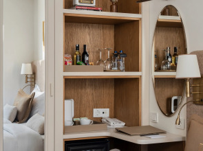 Отель Delita City