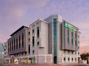 Holiday Inn Express Dubai Safa Park an IHG Hotel