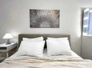 Квартира Неотель мансардная у Чернавского моста, Петровского сквера