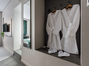 Отель Seven Hills на Брестской