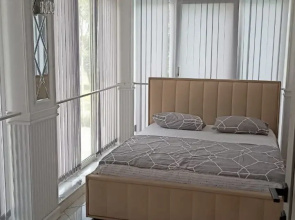 V Tsentre Goroda S Vidom Na Naberezhnuyu Private house