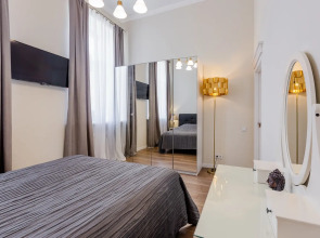 Апартаменты SpbStay Владимирский 13 две спальни