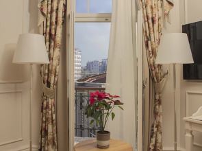 Отель Corinne Art & Boutique