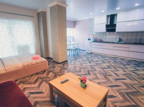 Апартаменты Октябрьской Революции 23 А Студия