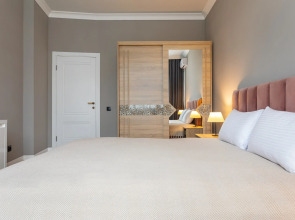 Квартира near the park – просторная трешка с видом на парк