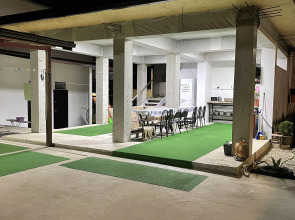 Апартаменты Стандартные трехместные с ванной комнатой