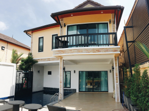 Elza Villa