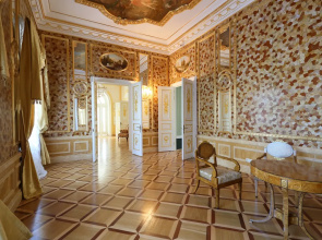 Dvorets Elizavetino Guest House