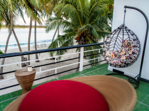 Dhonfulhafi Beach View & Spa Guest House