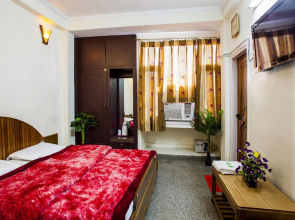 Raghunath Hotel