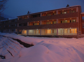 Отель Цахкаовит