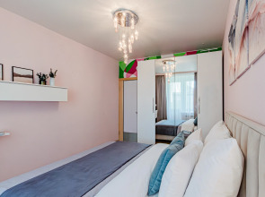 Квартира с Двумя Спальными Рядом с Ривьерой