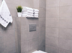 Трехкомнатная Просторная Квартира на 6 гостей у ТЦ Планета и Аквапарка