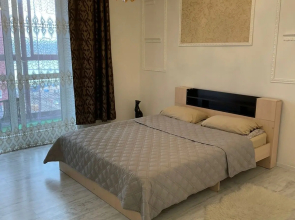 Svetlye Apartamenty Na Naberezhnoy Flat