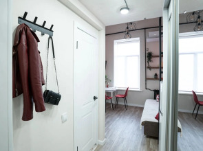 Квартира мини-студия со вторым ярусом у парка с озерами