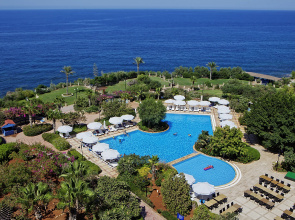 Отель Merit Crystal Cove Casino & SPA