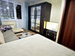 Uyutnaya S Balkonom Flat