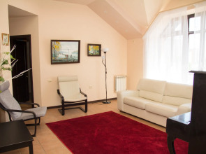 Апартаменты Лоял на улице 9-я Линия 14