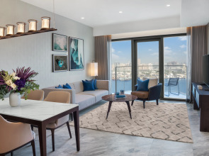 Address Grand Creek Harbour Hotel