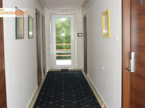 Отель Цахкаовит