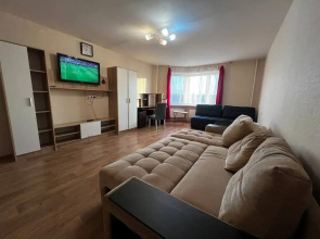 Apartamenty Prostornaa 3-k na Kvartal Pervomajskom