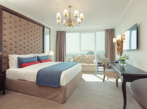 Отель Dukes The Palm Dubai