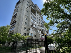 Квартира Апартаменты 2 комнатная квартира в центре, с огороженной территорией