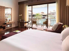 Курортный отель Anantara The Palm Dubai Resort