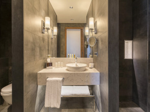 Golden Tulip Istanbul Bayrampasa