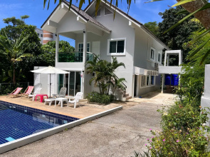 Karon Beach, 3 br Villa