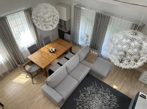 Апартаменты с двумя спальнями в частном доме