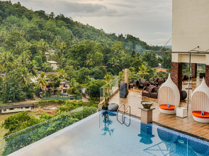 The Golden Crown Hotel