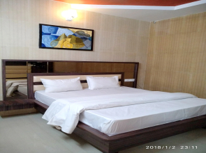 Dev Villa Hotel