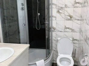 Отель Корона