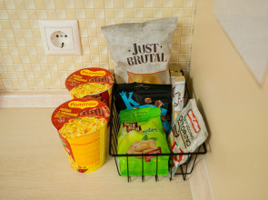 Квартира 1-к яркая у залива на Маркова 8/2 от RentAp, 4 сп.места