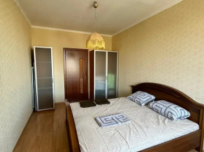 V Tsentre Bliz Naberezhnoy Flat