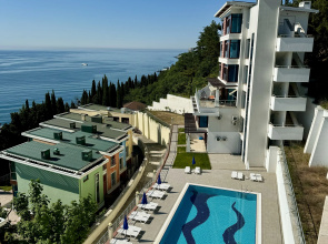 Afalina S Zonoy Patio I Otdelnoy Spalnoy Komnatoy Apartments