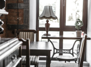 Отель Brick Walls Hotel