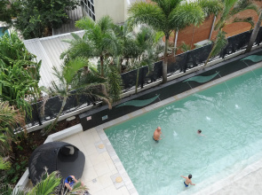 Modern Apartment with Resort Style Living Surfers Paradise