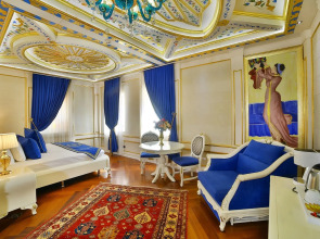 Отель Seven Hills Palace