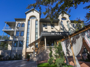 Отель Акжола