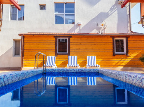 Aprelskie Tezisy Guest House