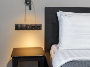 Апартаменты Red Apartments Виктория Осень