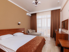 Отель Гостиничный комплекс Family Pride Inn
