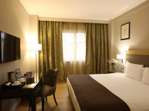 Отель Grand Hotel Yerevan