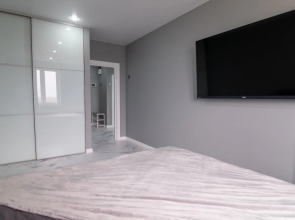 Апартаменты Hedonism Aparts со Стильным Ремонтом в Тихом Районе