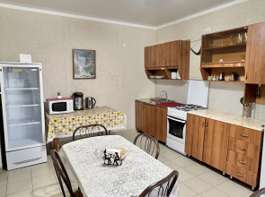 Zolotoy Shmel Guest House