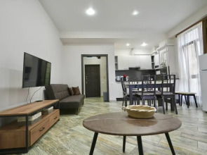 Квартира Огромная трехкомнатная квартира напротив подъемника