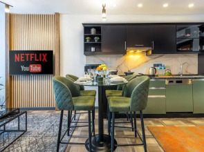 Отель BayMari Suites City Life